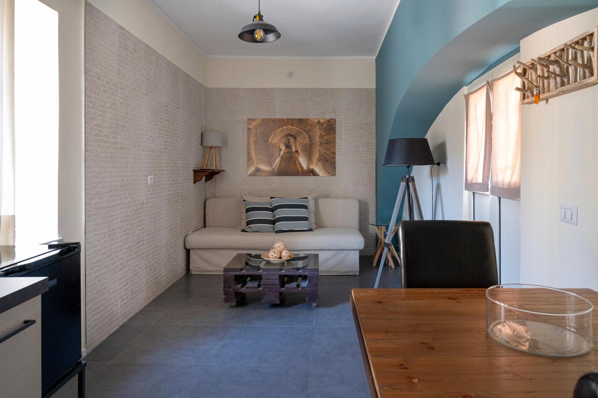 Palazzo Della Loggia 3* Naples